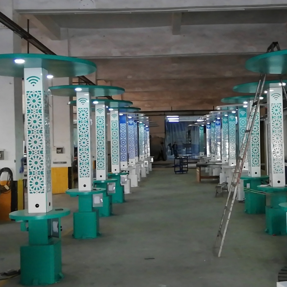 OMNITABLE Solar Charging Station